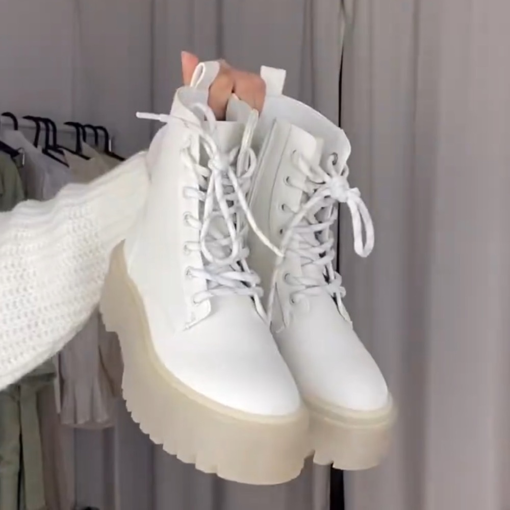 WHITE PLATFORM FAUX LEATHER ANKLE BOOTS